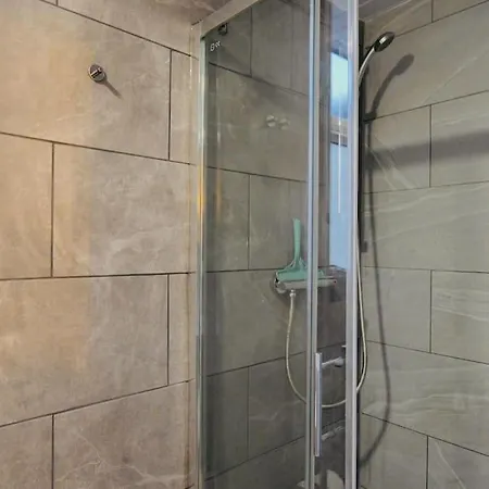 Two Bedroom Flat Near Transport & Shops Londres Extérieur photo